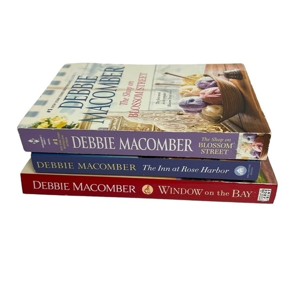 Debbie Macomber Fiction Books/Novels Lot/3 Trade Paperback Romance/Contemporary - Picture 8 of 8